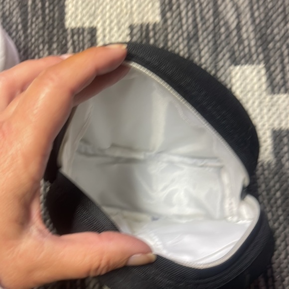 Bundle (2) Beats Cases - Picture 2 of 5